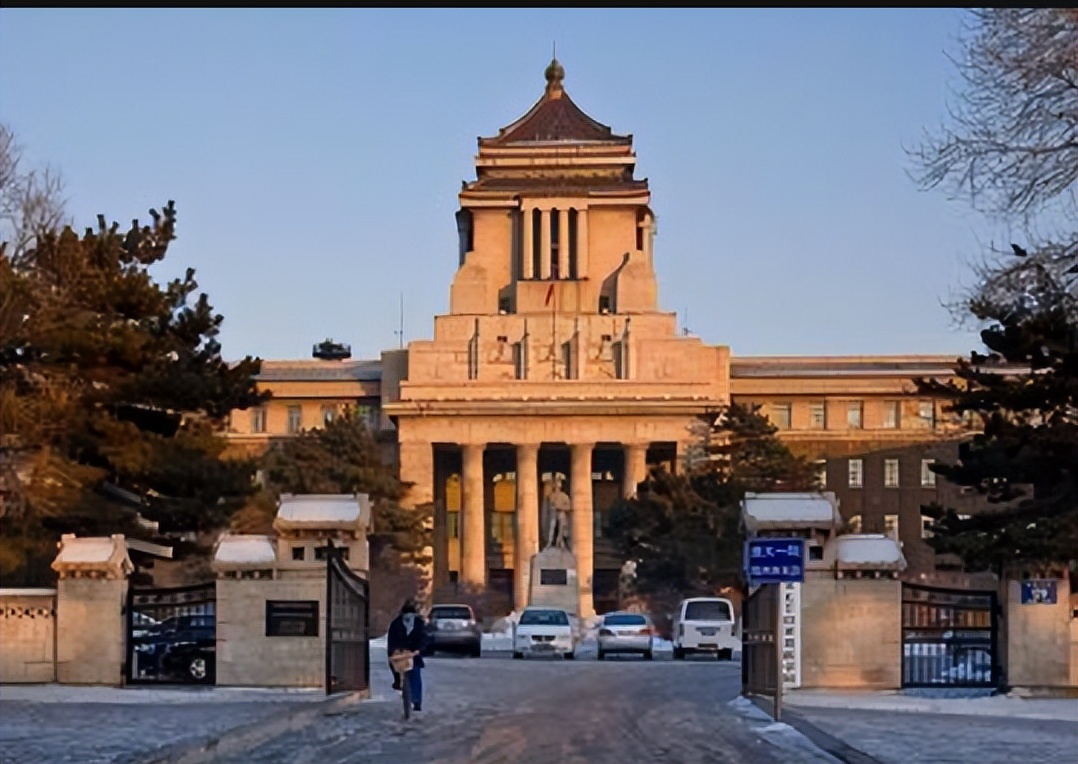 军医大学对眼睛视力有什么要求_军医大学_军医大学毕业后的去向和待遇