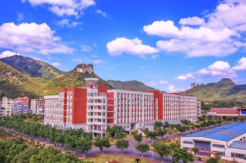 桂林航天航空工业学院专业_桂林航空航天工业学院_桂林航天航空工业学院分数线
