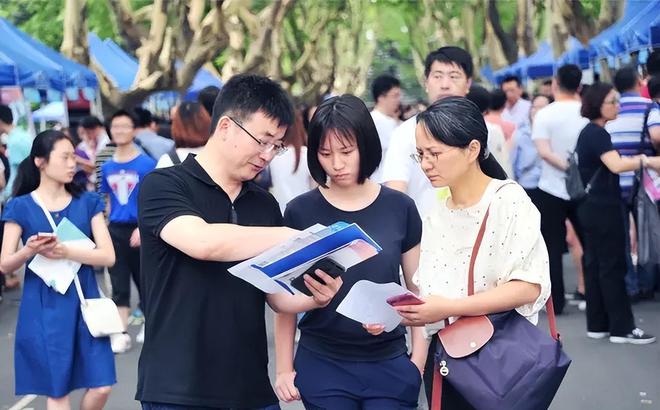排行榜就业专业有哪些_专业就业排行榜_排行榜就业专业前十
