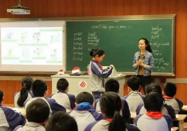 大学专业选择因素分析_理科女生热门专业_新高考选专业指南