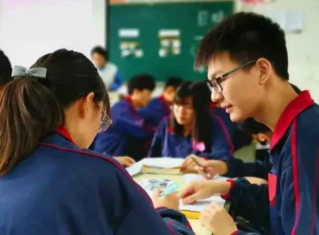 大学专业选择因素分析_理科女生热门专业_新高考选专业指南