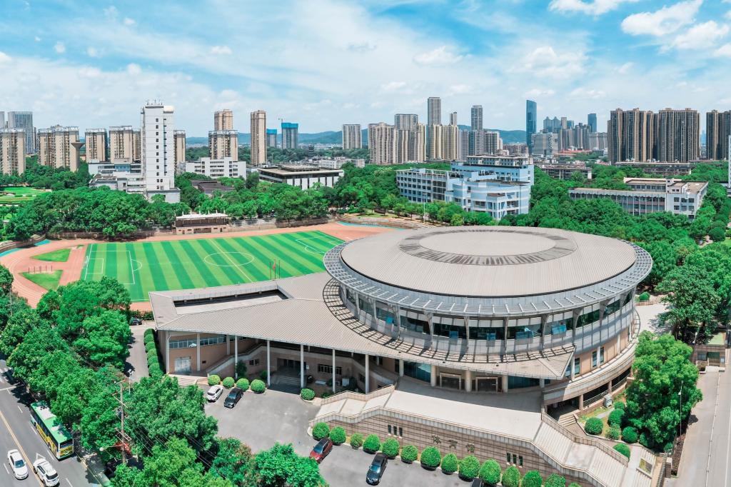 上海理工大学 vs 长沙理工大学_上海大专院校排名_高考分数选择大学