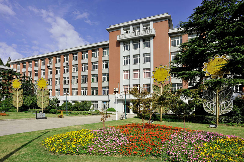 上海大专院校排名_高考分数选择大学_上海理工大学 vs 长沙理工大学