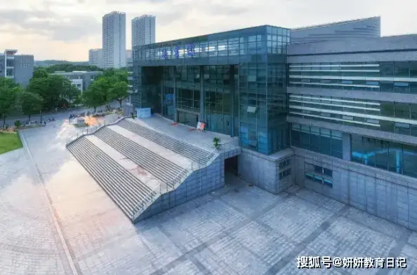 差大学能出好学生吗_差大学的计算机专业好就业吗_十大最差211大学