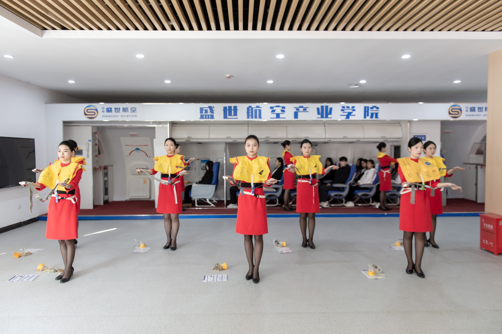 航空产业学院揭幕仪式_郑州财税金融职业学院_郑州财税金融职业学院盛世航空产业学院