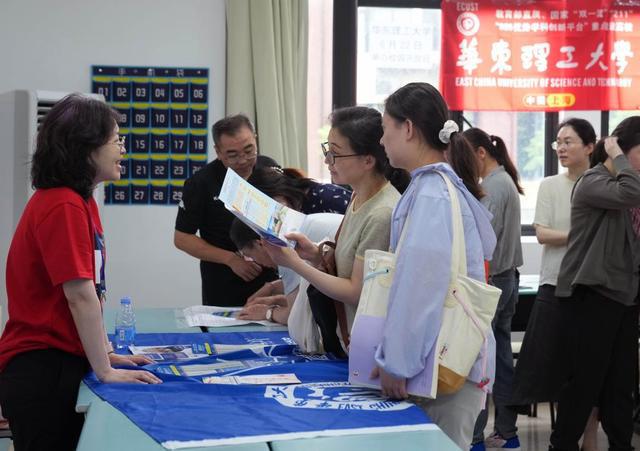 22年高考分数公布时间_新高考院校专业组报考模式_2025高考志愿填报新变化